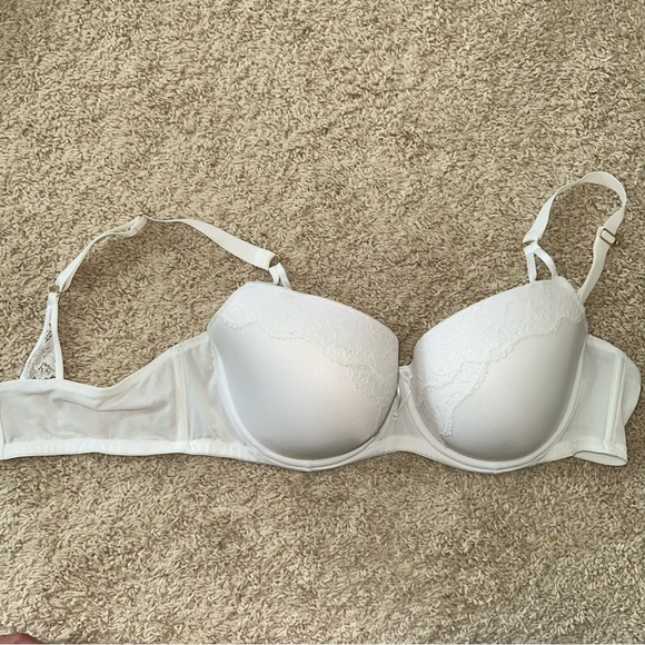 ASHLEY GRAHAM Underwire Bra - Picture 2 of 7